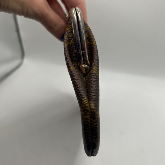 LOUIS VUITTON Vintage Kiss Lock Monogram Pouch Clutch Bag Kisslock RARE - Picture 10 of 15